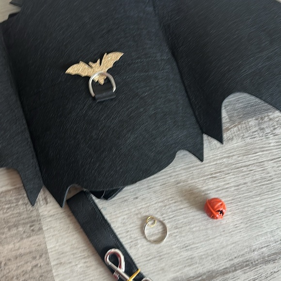 Halloween Dog Bat Costume NWT size xl - Picture 3 of 5